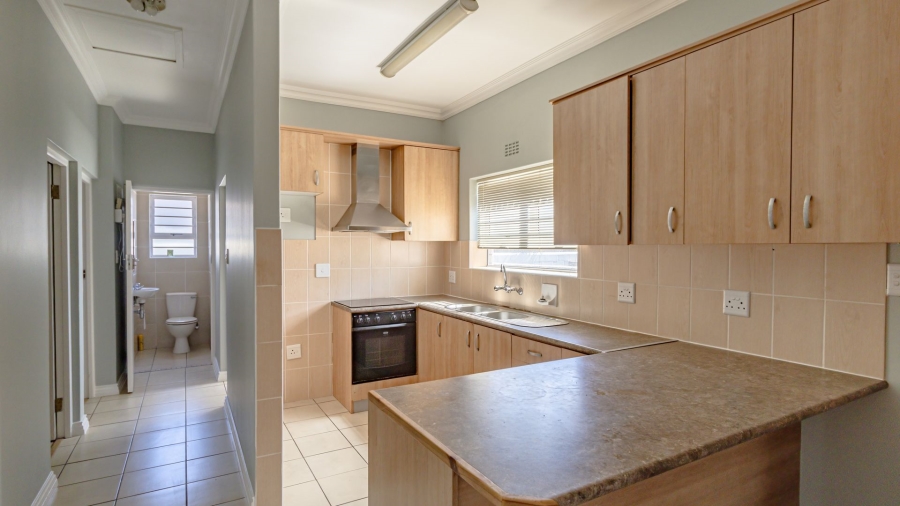 To Let 5 Bedroom Property for Rent in Myburgh Park Western Cape